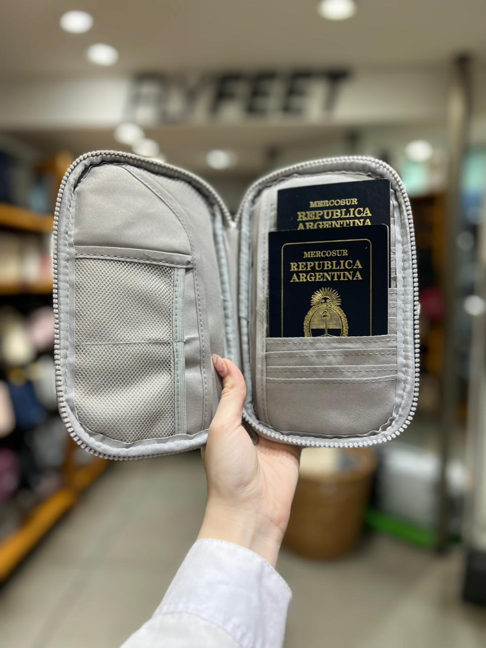PORTA PASAPORTE PUFFER - Imagen 4